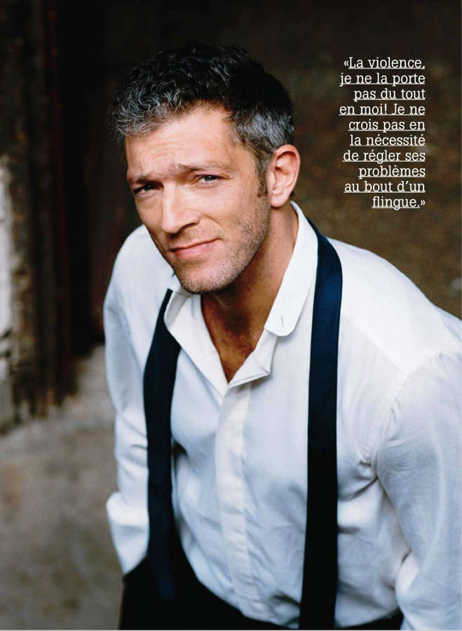 French Actor Vincent Cassel In A Stylish Jumpsuit Wallpaper