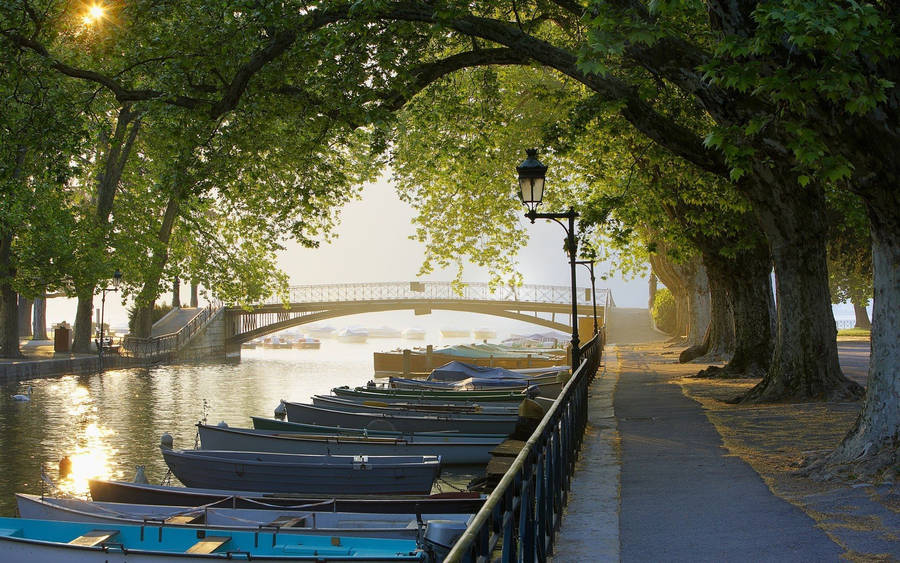 French Quarter Docked Boats Wallpaper