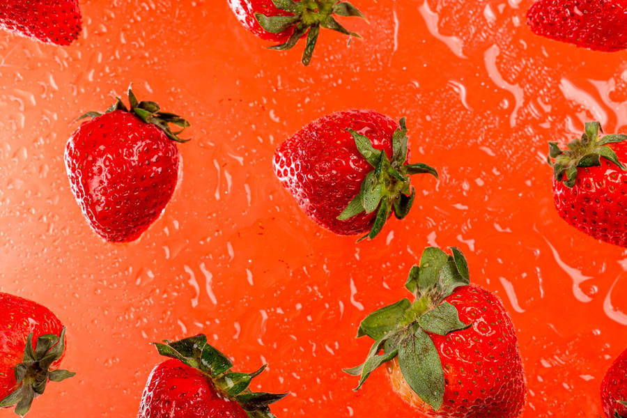 Fresh And Dewy Strawberry Desktop Wallpaper