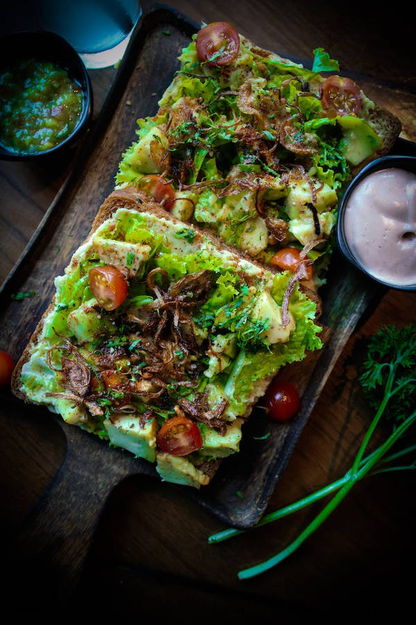 Fresh Green Lettuce On Bread Wallpaper