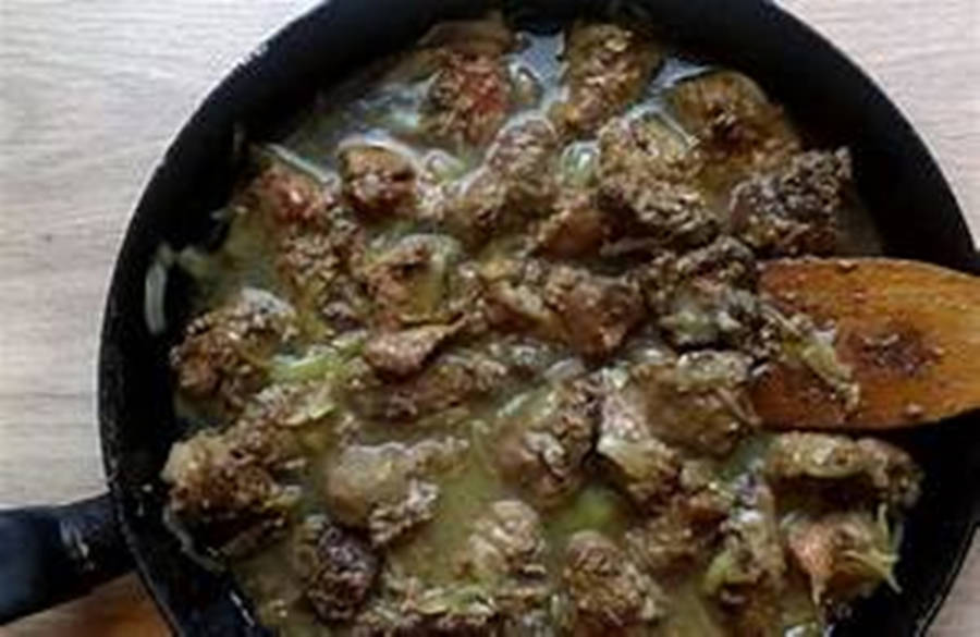 Fresh Liver Stew Cooking In A Skillet Wallpaper