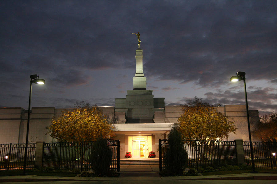 Fresno California Temple Front View Wallpaper