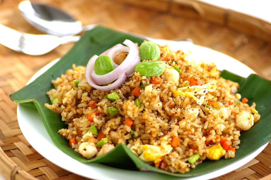 Fried Rice On A Banana Leaf Wallpaper