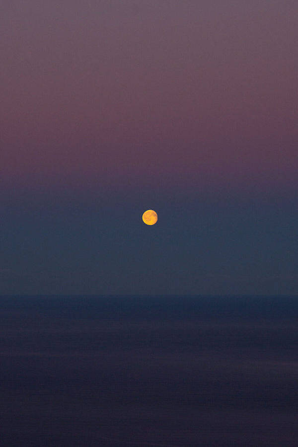 Full Hd Phone Moon Over Sea Wallpaper