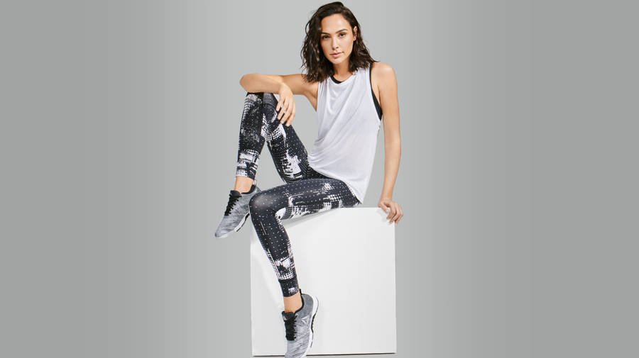 Gal Gadot For Reebok 2018 Wallpaper