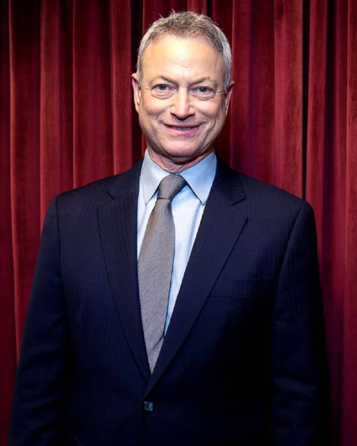 Gary Sinise Wearing Blue Suit Wallpaper