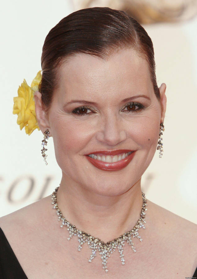 Geena Davis Genuine Smile Wallpaper