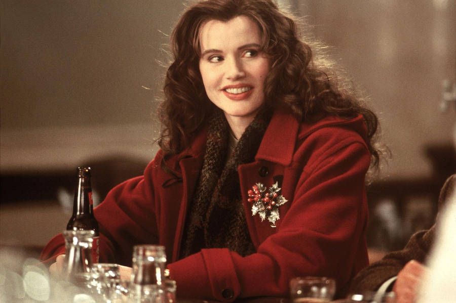 Geena Davis In The Long Kiss Goodnight 1996 Wallpaper