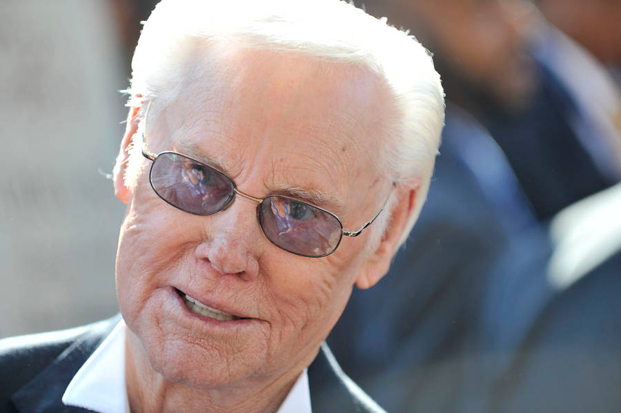 George Jones Candid Paparazzi Photo Wallpaper