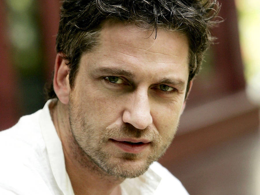 Gerard Butler Handsome Scottish Actor Wallpaper