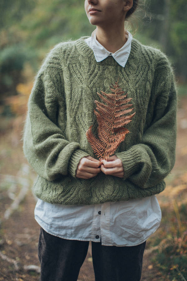 German Girl Green Sweatshirt Wallpaper