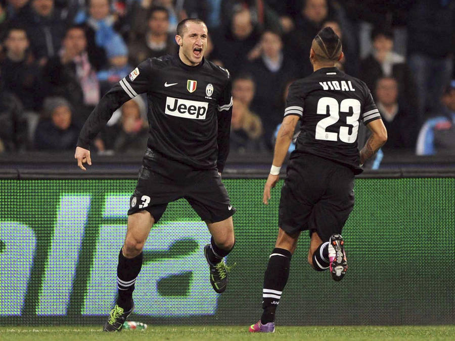 Giorgio Chiellini And Arturo Vidal Juventus Fc Wallpaper