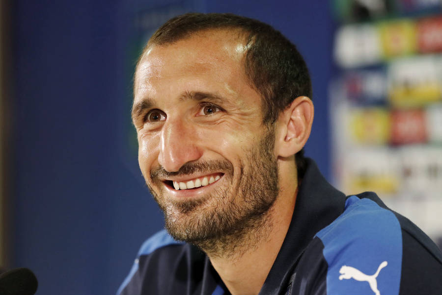 Giorgio Chiellini Italian Football Player Smile Wallpaper