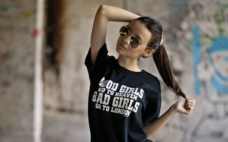 Girl Wearing Sheesh Tee Statement Wallpaper