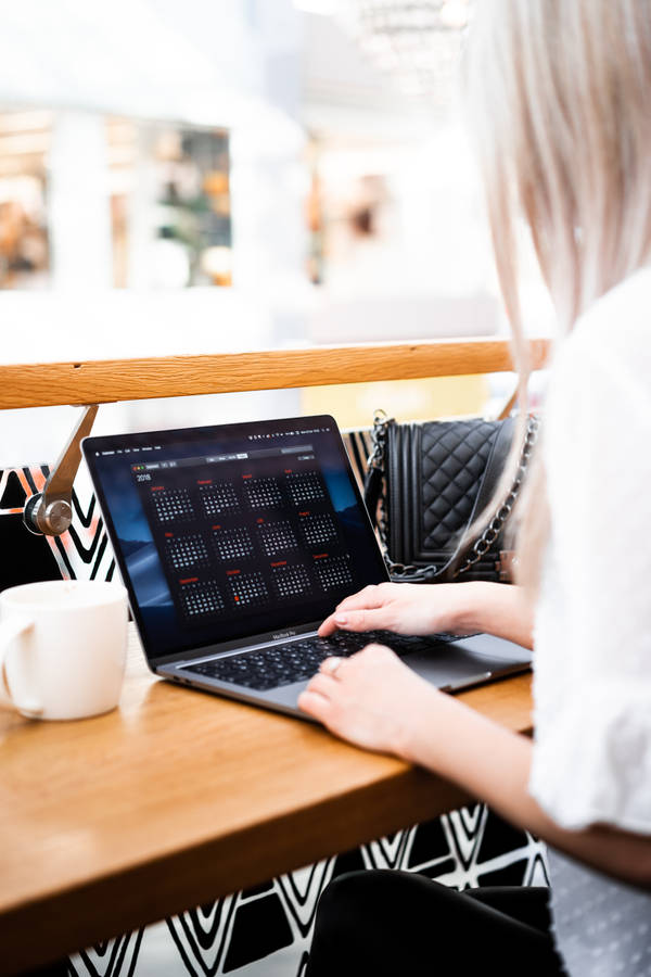 Girl Work In A Cafe Wallpaper