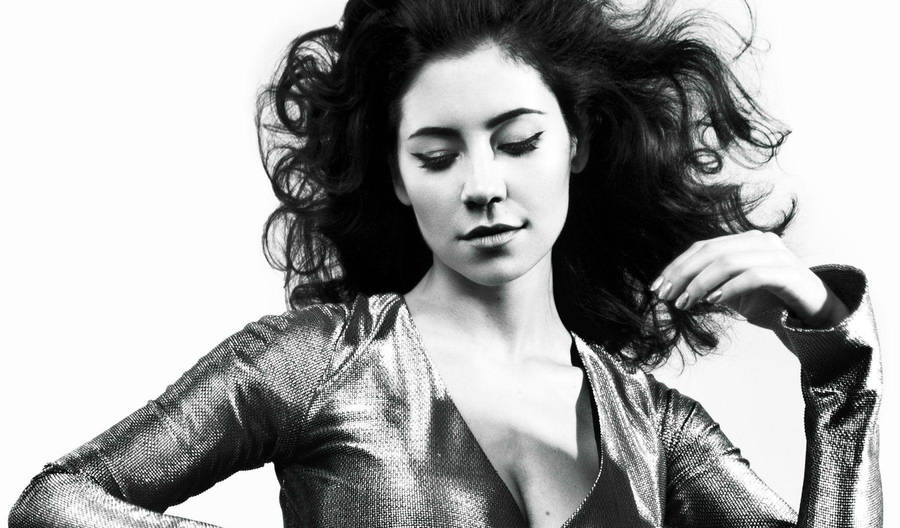 Glamorous Marina And The Diamonds Wallpaper