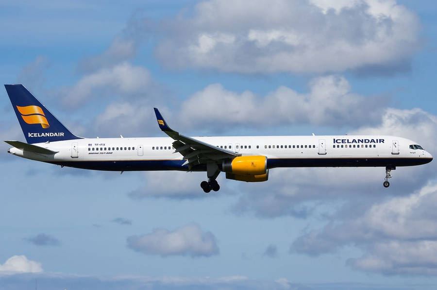 Gliding Icelandair Airplane Wallpaper