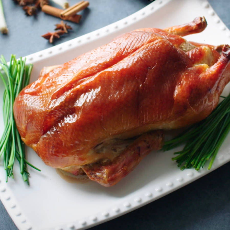 Glistening Peking Duck With Scallions Wallpaper