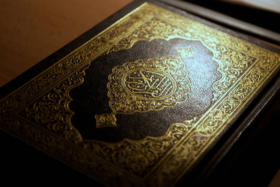 Gold Islamic Book Cover Wallpaper