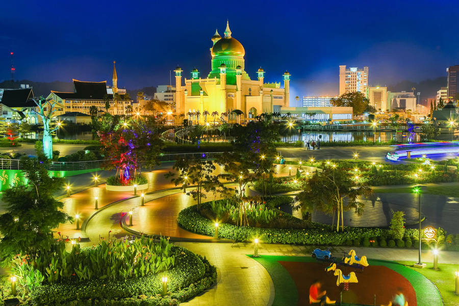 Golden Jubilee Park, Heart Of Brunei Darussalam Wallpaper