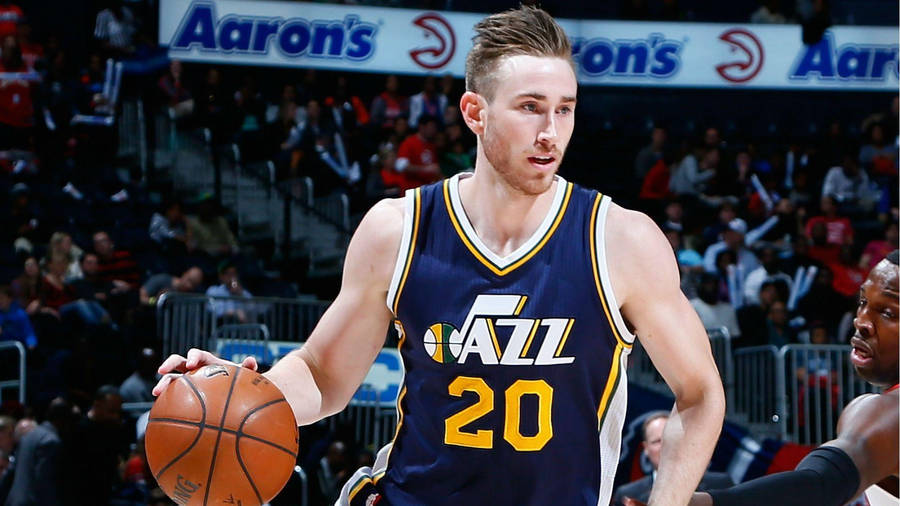 Gordon Hayward Nba Jazz Dribble Wallpaper