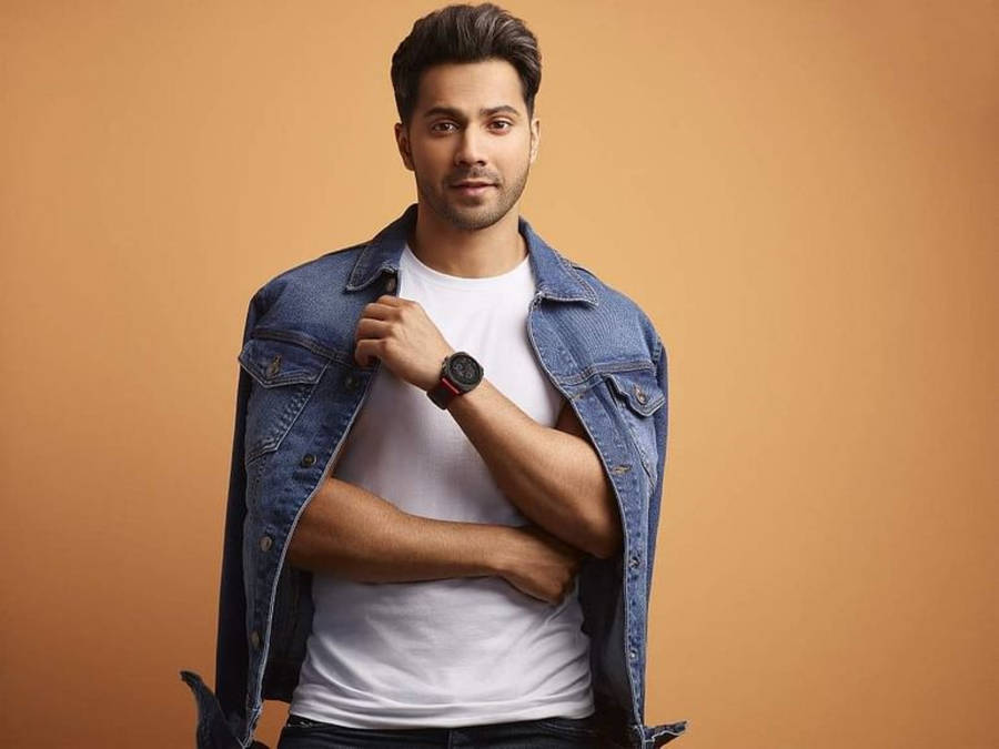 Gorgeous Hunk Varun Dhawan Wallpaper