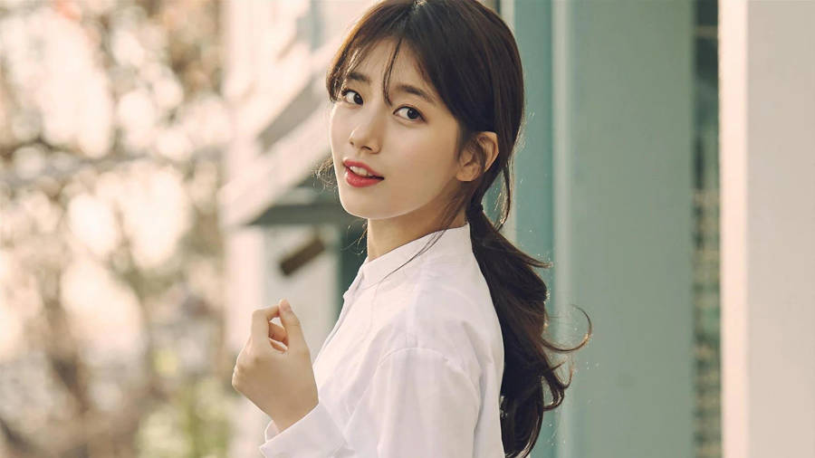 Gorgeous Korean Celebrity Bae Suzy Wallpaper