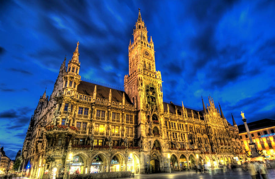 Gothic Town Hall In Munich Wallpaper