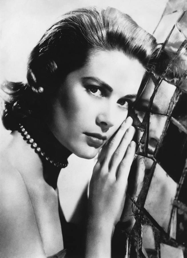 Grace Kelly - An Icon Of Elegance Wallpaper