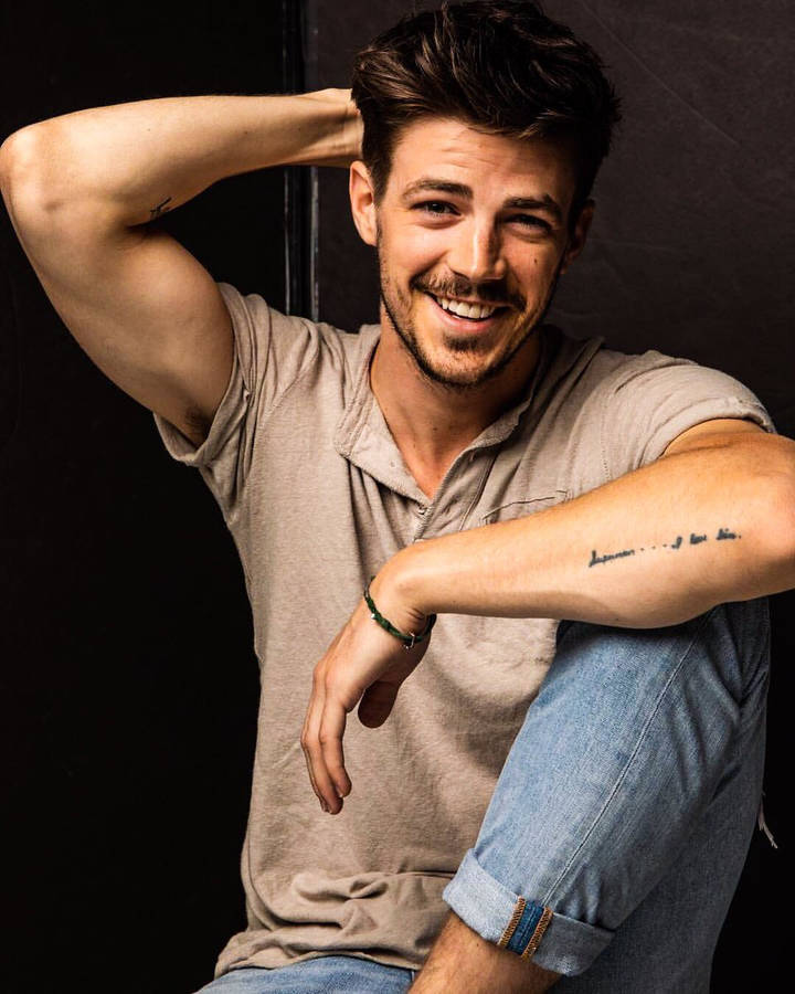 Grant Gustin Handsome Actor Wallpaper