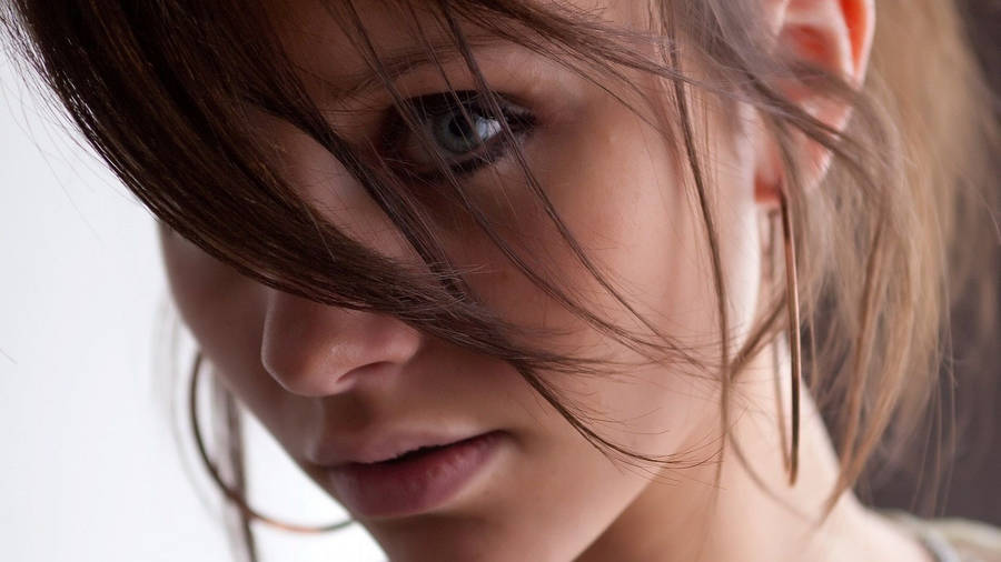 Gray Eyes Female Model Close Up Shot Wallpaper