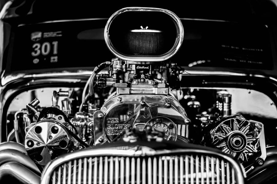 Grayscale Vintage Car Engine Wallpaper