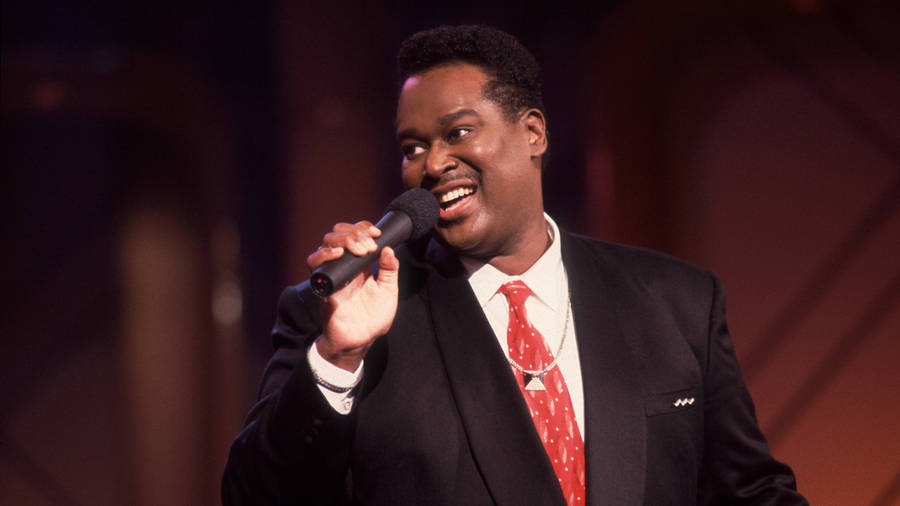 Great Singer Luther Vandross Wallpaper