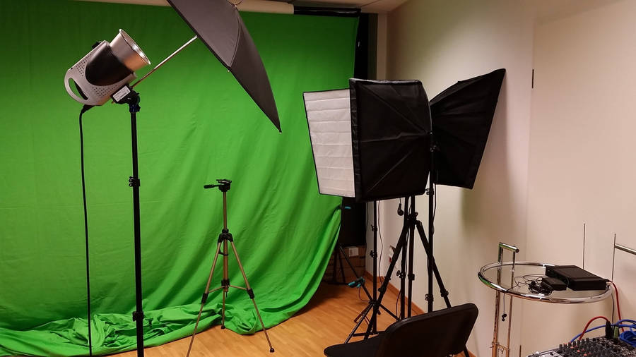 Green Screen Photography Studio Wallpaper