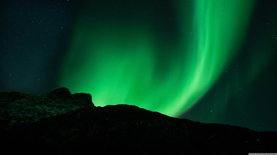 Green Sky Northern Lights Wallpaper