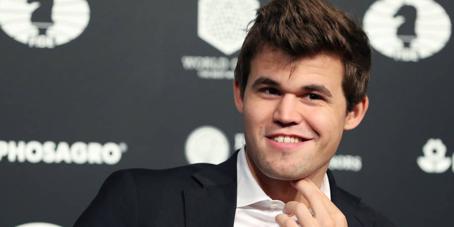 Grinning Magnus Carlsen Wallpaper