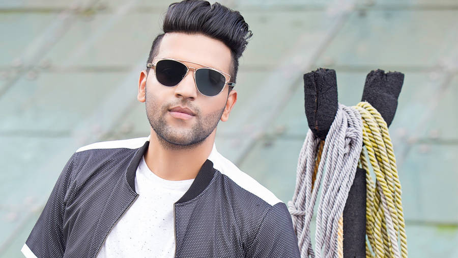 Guru Randhawa In Sunglasses Wallpaper