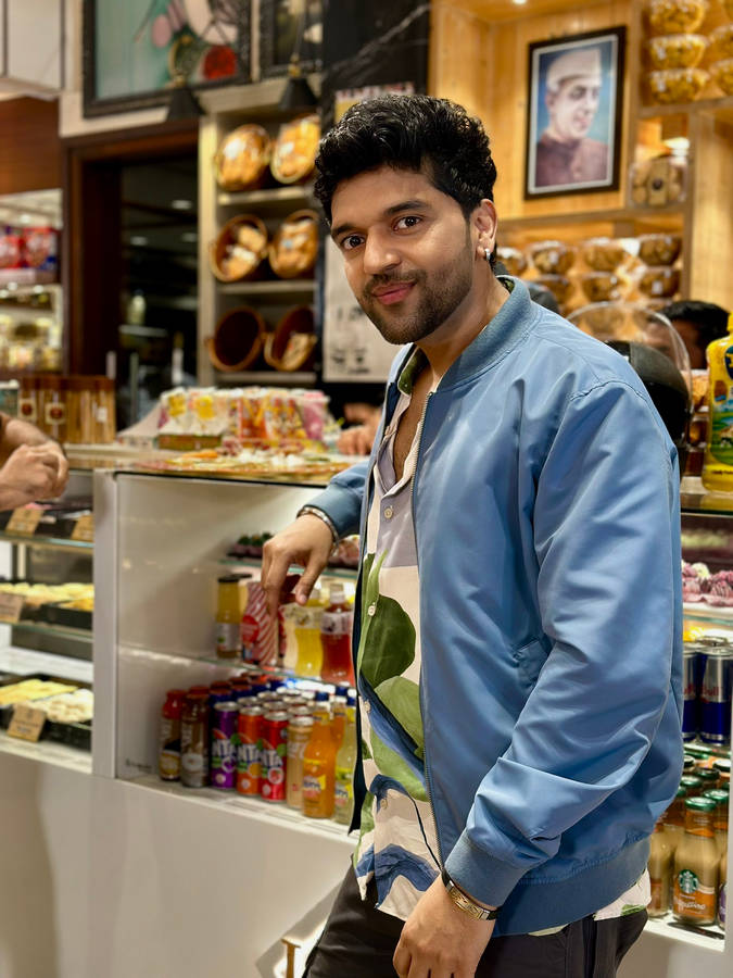 Guru Randhawa Restaurant Wallpaper