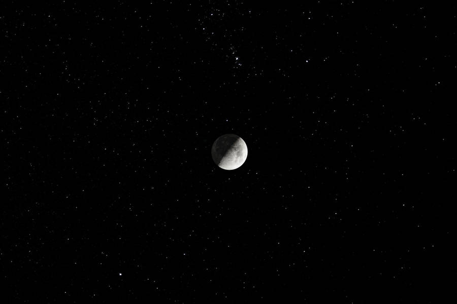 Half Moon On Black Sky Pc Wallpaper