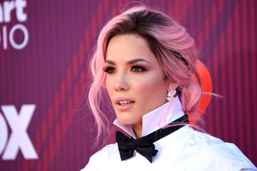 Halsey Iheartradio Music Awards Wallpaper