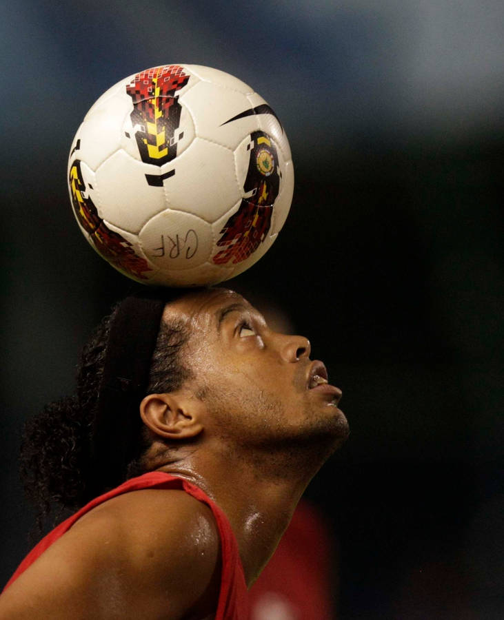 Head Balance Ronaldinho Wallpaper