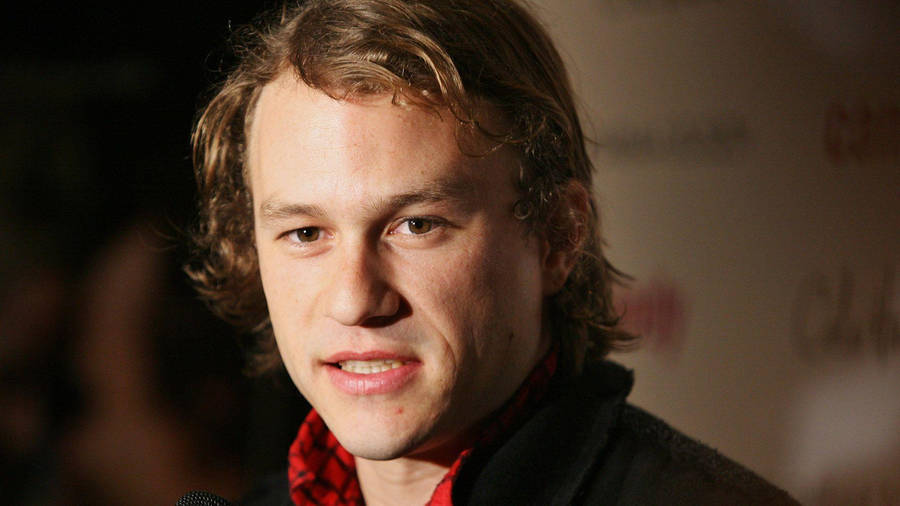 Heath Ledger At A Movie Premiere Wallpaper