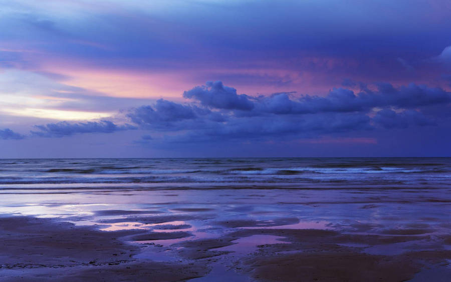 High Res Ocean With Dusk Sky Wallpaper