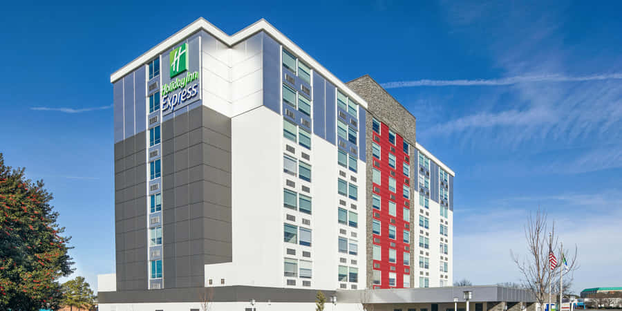 Holiday Inn Express Hotel Exterior Wallpaper