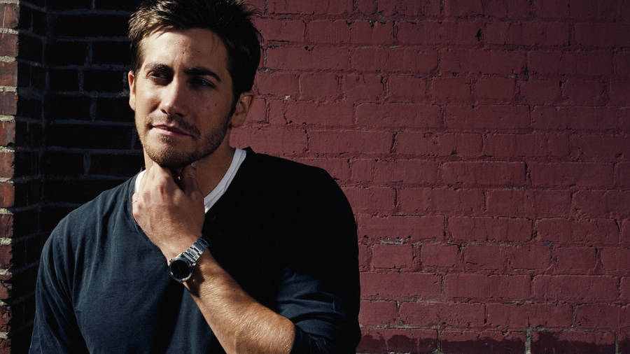 Hollywood Actor Jake Gyllenhaal Wallpaper