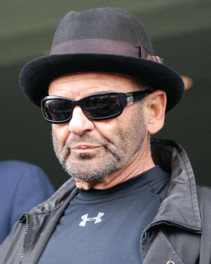 Hollywood Legend - Joe Pesci Donning Cool Shades Wallpaper