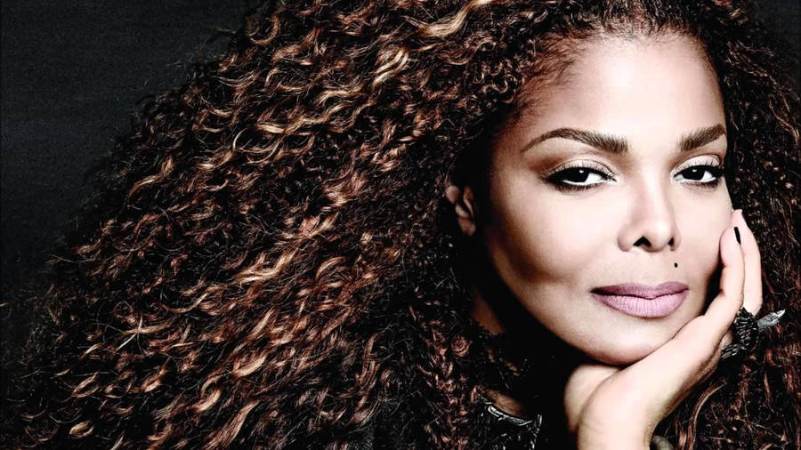 Hollywood Star Janet Jackson And Her Beautiful Curls Wallpaper