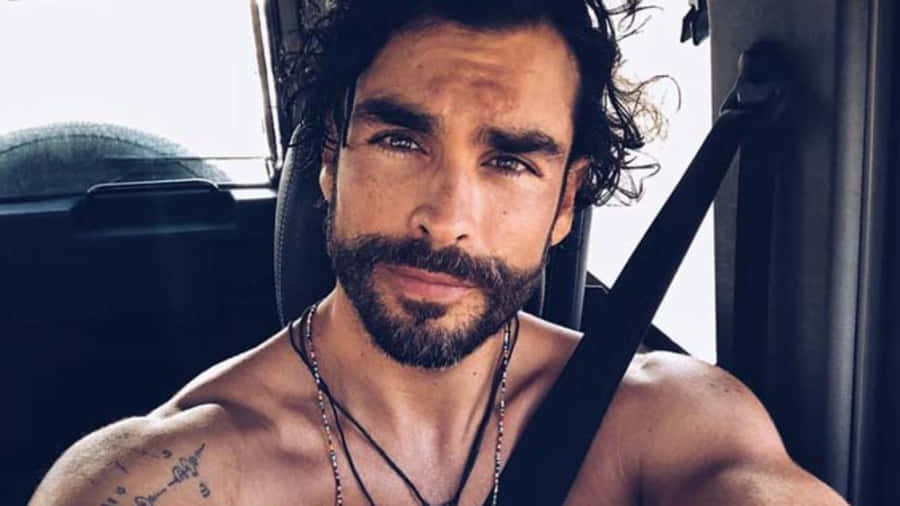 Hombres Guapos Gonzalo García Vivanco Selfie Wallpaper