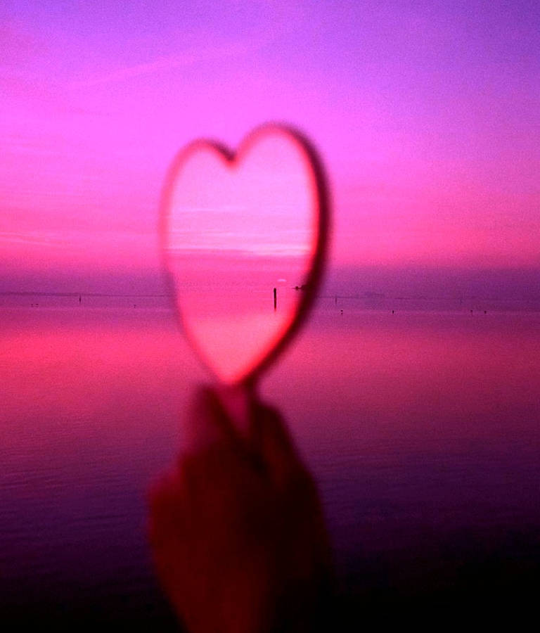 Hot Pink Aesthetic Heart-shaped Mirror Wallpaper