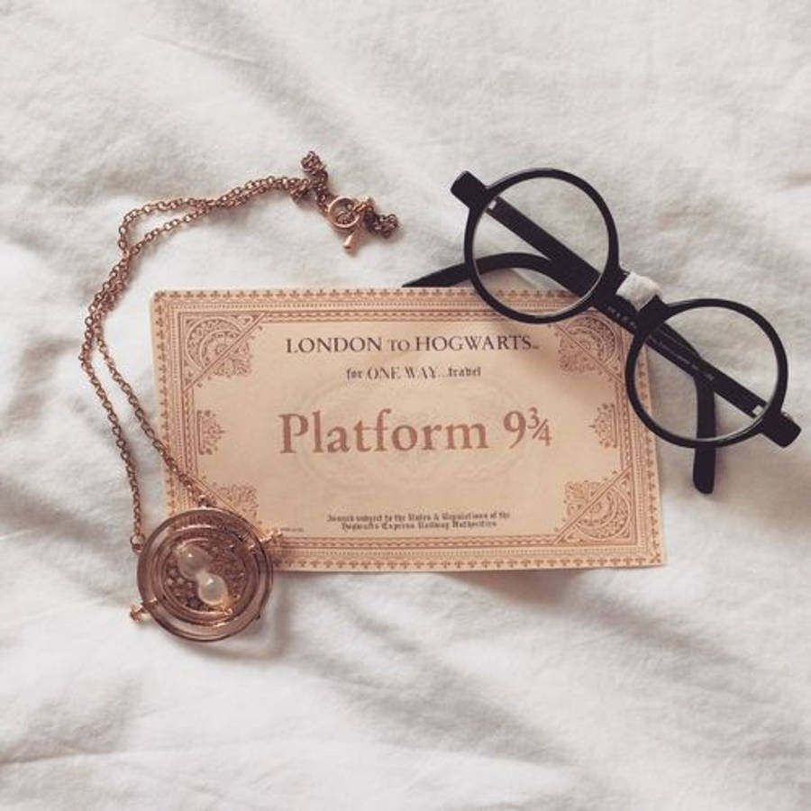 Hp Hogwarts Express Ticket Aesthetic Wallpaper